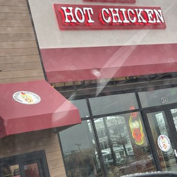 Dave's Hot Chicken - Chicken Shop Near Me - Plano, Texas