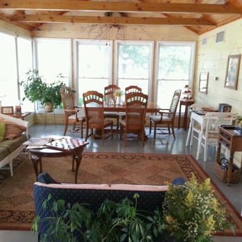 Rose Mansion Bed & Breakfast - The Sun Room. Added on to the original house. Breakfast served here. - Bed & Breakfast Near Me - Salado, Texas Rose Mansion Bed & Breakfast - The Sun Room. Added on to the original house. Breakfast served here. - Bed & Breakfast Near Me - Salado, Texas