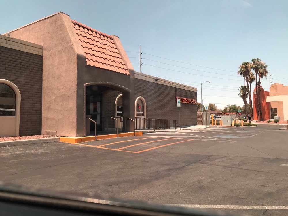 WELLS FARGO BANK Updated June 2024 18 Reviews 4720 S Eastern Ave