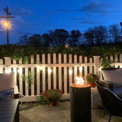 Black Raspberry Pub