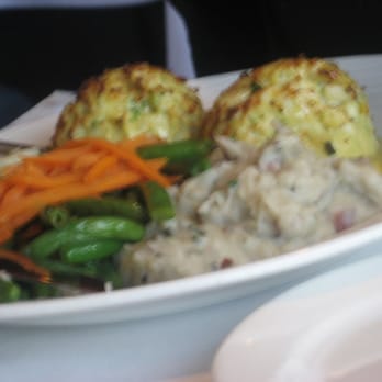 Rusty Scupper - Authentic Maryland Crab Cake with wild rice and mashed potatoes - Seafood Near Me - Baltimore, Maryland