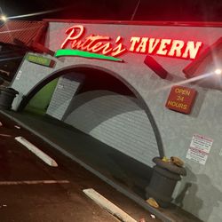 Putter's Bar & Grill