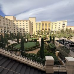 Lake Las Vegas Resorts - courtyard pt. 2