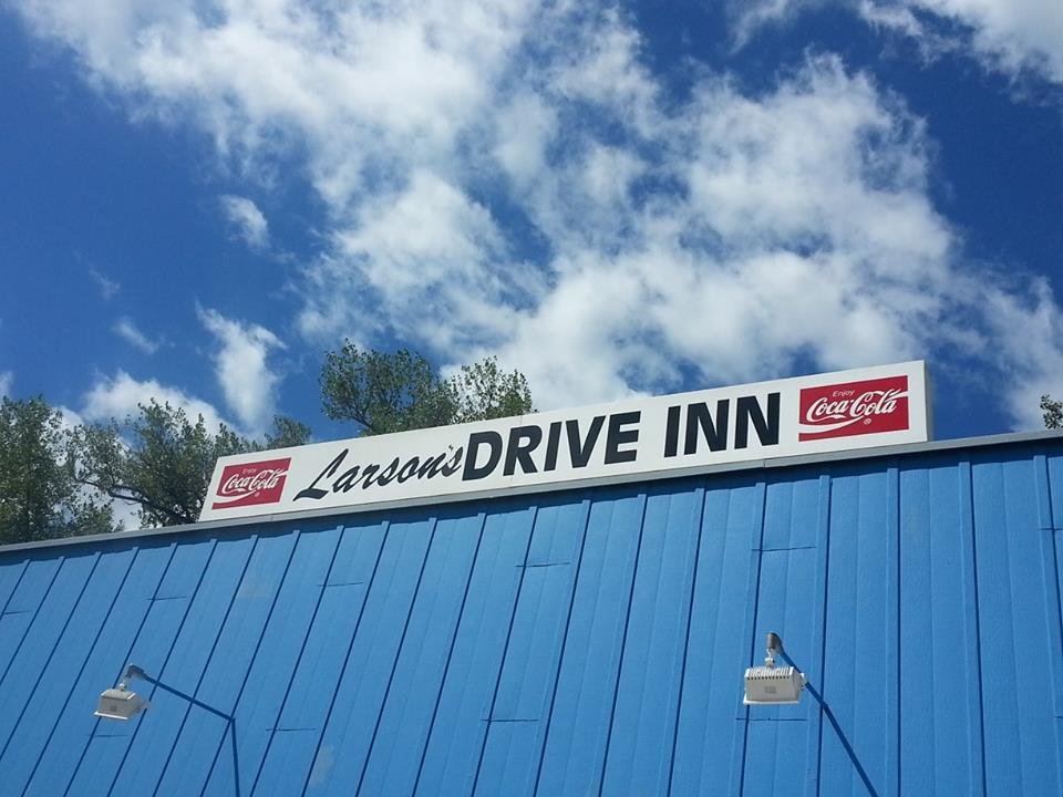 Larsons Drive Inn Logo