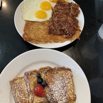 Sweet E's Cafe - Stuffed French toast and corn beef hash with eggs and hash brown - Cafes Near Me - Honolulu, Hawaii