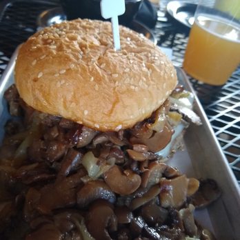 Whitey's - Czar burger - Burgers Near Me - Richfield, Ohio