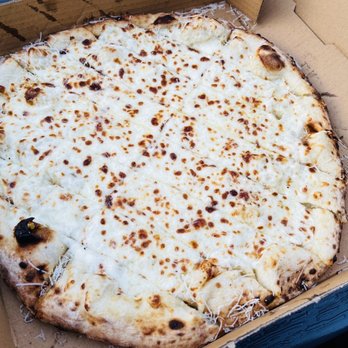 Pizzas & Cream - Cheesey Breadsticks - Pizza Near Me - Nebo, West Virginia