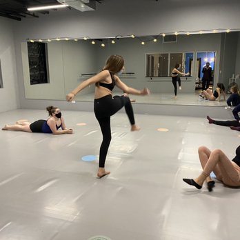 North Star Academy of Dance - Dancers working hard in class - Dance Schools Near Me - Phoenix, Arizona North Star Academy of Dance - Dancers working hard in class - Dance Schools Near Me - Phoenix, Arizona