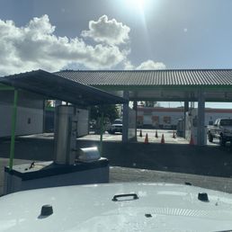 A car wash that desperately needs attention! A car wash that desperately needs attention!