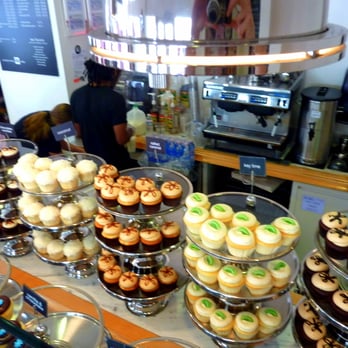 Georgetown Cupcake - Cupcakes Near Me - Washington, DC, District of Columbia