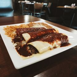 La Nueva Tequilas - Enchilada plate