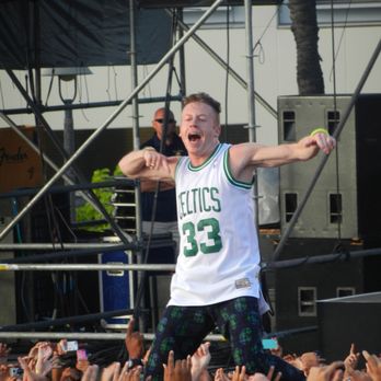 Kaka'ako Waterfront Park - Macklemore crowd surfing. - Parks Near Me - Honolulu, Hawaii Kaka'ako Waterfront Park - Macklemore crowd surfing. - Parks Near Me - Honolulu, Hawaii