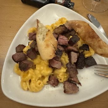 Waters Edge Winery Broken Arrow - Mac & cheese with burnt ends and bread tips - Wine Tasting Room Near Me - Broken Arrow, Oklahoma