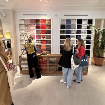sezane - Women's Clothing Near Me - Paris