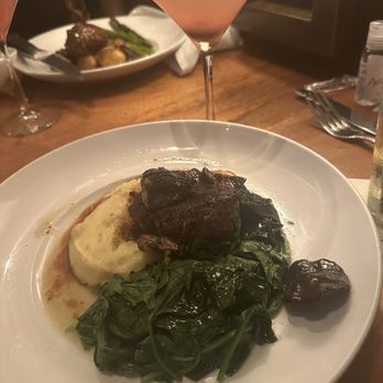 Seasons 52 - Filet Mignon with Mashed Potatoes and Spinach - New American Near Me - Altamonte Springs, Florida Seasons 52 - Filet Mignon with Mashed Potatoes and Spinach - New American Near Me - Altamonte Springs, Florida