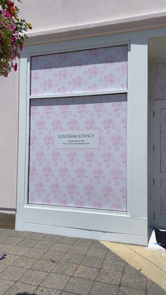 LoveShackFancy Logo