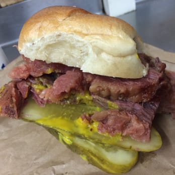 Beigel Bake - Salt beef beigel with mustard and pickles - Bakeries Near Me - London, XGL Beigel Bake - Salt beef beigel with mustard and pickles - Bakeries Near Me - London, XGL