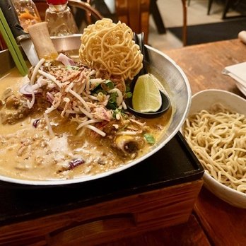 It's Pho - Khao Soi with back rib - Vietnamese Near Me - Los Angeles, California It's Pho - Khao Soi with back rib - Vietnamese Near Me - Los Angeles, California