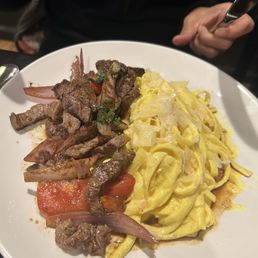Lomo saltado pasta Lomo saltado pasta