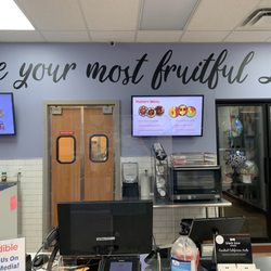 Edible Arrangements - Storefront, signage, digital menu boards
