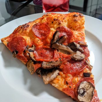 Bob's Pizza - Mushroom and pepperoni pizza (no cheese) - Pizza Near Me - Chicago, Illinois Bob's Pizza - Mushroom and pepperoni pizza (no cheese) - Pizza Near Me - Chicago, Illinois