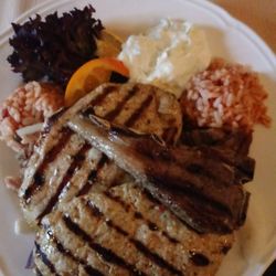 Athos - Athos Teller: Gyros, Suzuki, Steak, Lammkotelett, Zaziki, Reis