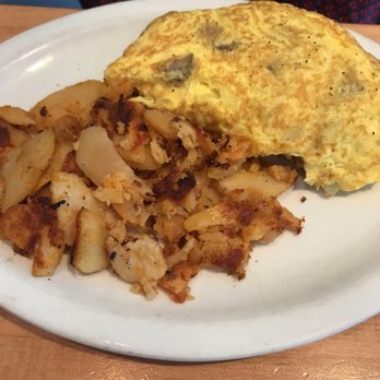 Brownstone Pancake Factory - My friend's omelette - Breakfast & Brunch Near Me - Edgewater, New Jersey
