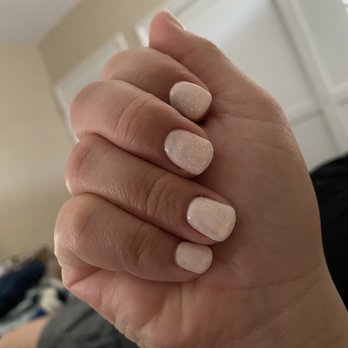 I Lash Nails & Spa - You can see the blotchy application of the gel was not applied evenly. - Permanent Makeup Near Me - Fontana, California
