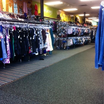 Plato's Closet - Accessories Near Me - Edison, New Jersey Plato's Closet - Accessories Near Me - Edison, New Jersey