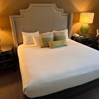Mountain Valley Lodge - King bedroom - Hotels Near Me - Hailey, Idaho Mountain Valley Lodge - King bedroom - Hotels Near Me - Hailey, Idaho