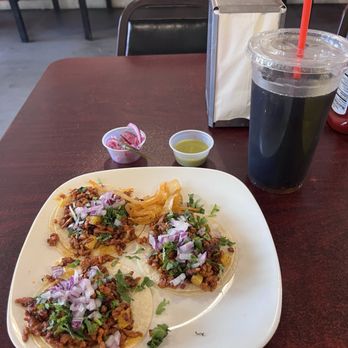 Tacos El paisa - Carnitas tacos. - Food Trucks Near Me - Bellevue, Idaho Tacos El paisa - Carnitas tacos. - Food Trucks Near Me - Bellevue, Idaho