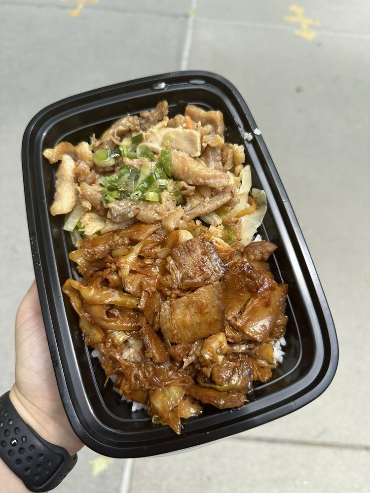 Food from Chang Foods C F Luncheon Wagon