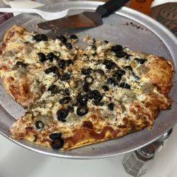 Fan Cave Pizzeria