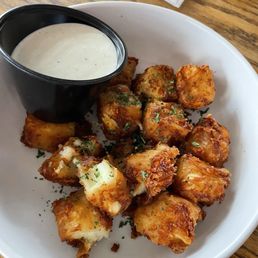 Cheese curds (garlic)