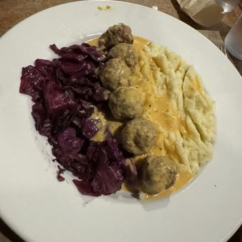 Tizley's Europub - Swedish meatballs - German Near Me - Poulsbo, Washington