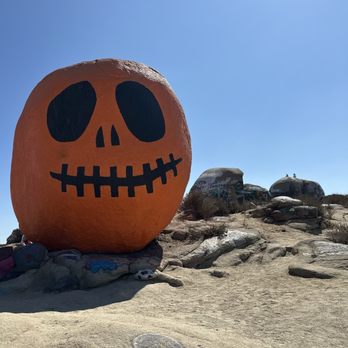 Pumpkin Rock Trail - Hiking Near Me - Norco, California