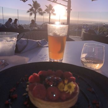 Hotel del Coronado, Curio Collection by Hilton - Sunset drinks and the best raspberry tart in California! - Coronado, CA