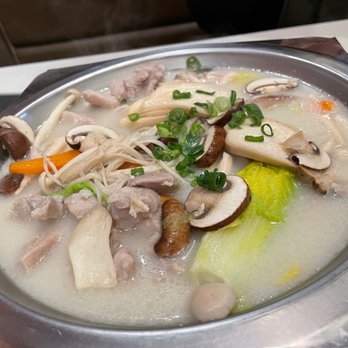 Tastee Steam Kitchen - M9 Mixed mushroom and chicken pot - Seafood Near Me - Oakland, California Tastee Steam Kitchen - M9 Mixed mushroom and chicken pot - Seafood Near Me - Oakland, California