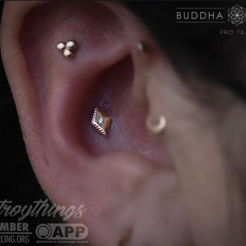 At Last Piercing - Fresh conch by Danielle with an Etoile featuring Genuine Diamond on an already fantastic ear :) - Piercing Near Me - Garden Grove, California At Last Piercing - Fresh conch by Danielle with an Etoile featuring Genuine Diamond on an already fantastic ear :) - Piercing Near Me - Garden Grove, California