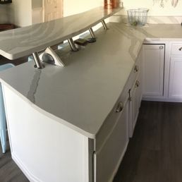 Kitchen island with metal brackets Kitchen island with metal brackets