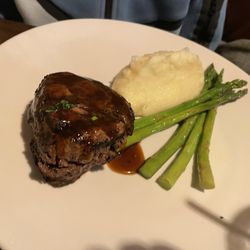Stone's Cuisine & Cocktails - Filet asparagus and mashed