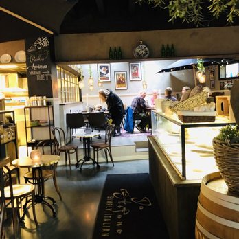 Da Stefano - Gelato & cafe counter in the front. Restaurant in the back. - Italian Near Me - Bergen, 12