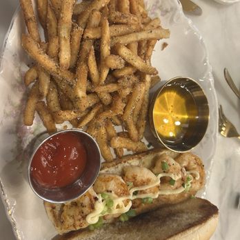 The Parlor PS - Shrimp sandwich and fries - Sandwiches Near Me - Mooresville, Indiana The Parlor PS - Shrimp sandwich and fries - Sandwiches Near Me - Mooresville, Indiana