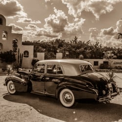Austin Classic Limo - Chapel Dulcinea