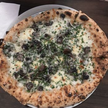 Double Zero Pie & Pub - Funghi pizza - Pizza Near Me - Las Vegas, Nevada Double Zero Pie & Pub - Funghi pizza - Pizza Near Me - Las Vegas, Nevada