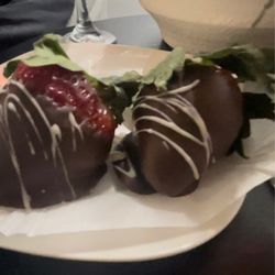 A New Day Spa - Non-Alcoholic sparkling wine and chocolate covered strawberries with couples massage