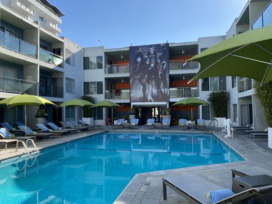 Sunset Marquis by null