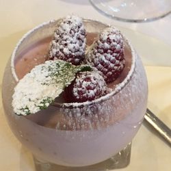 Weltenbummler - Himbeerparfait