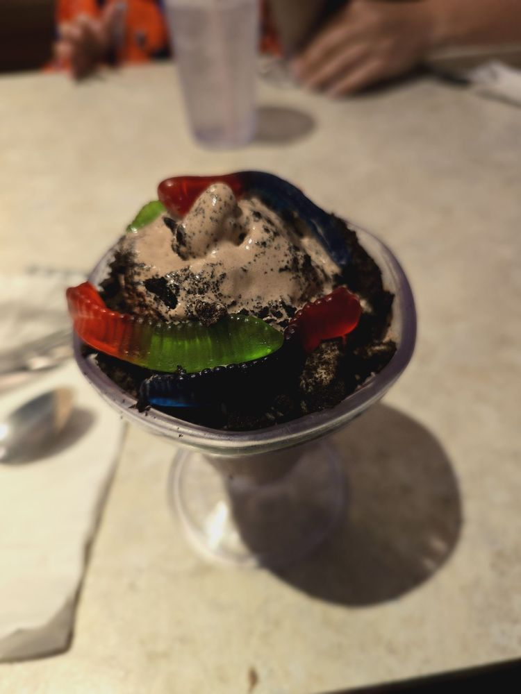 Duffer's Restaurant & Ice Cream Parlor