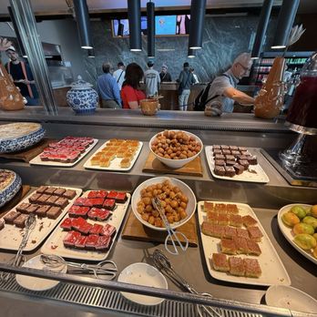 IGA Lounge - Airport Lounges Near Me - Istanbul, 34